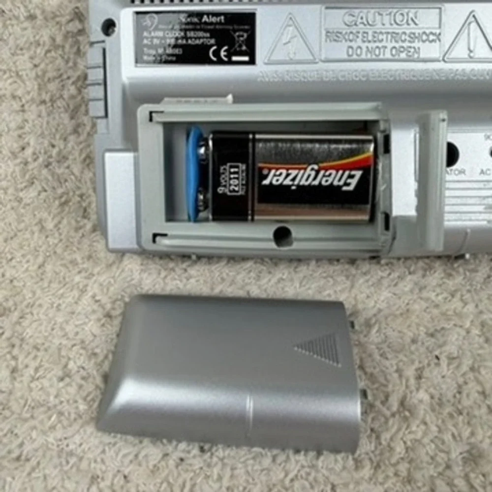 Sonic Alert SB200ss Alarm Clock Jumbo Display Super Shaker Bed Vibrator READ